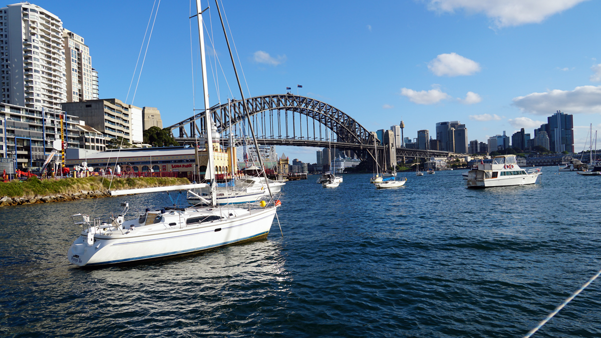 On Sydney with yacht sailing Tour Photo10