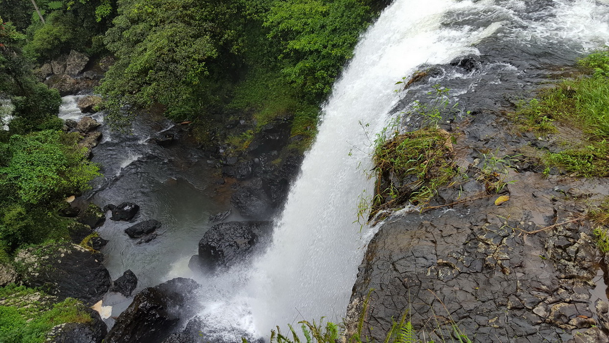 Great Waterfalls and Crater Lakes Private Tour