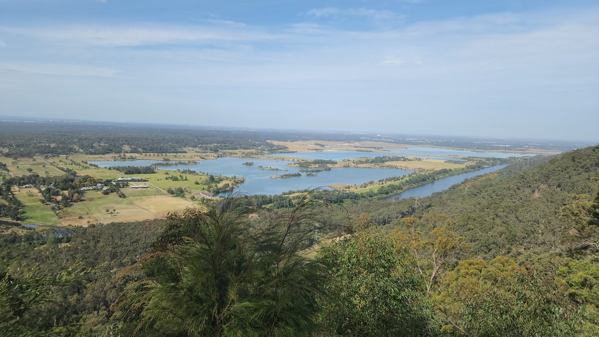Hawkesbury lookout — sweeping panorama over the Hawkesbury River and Cumberland Plain